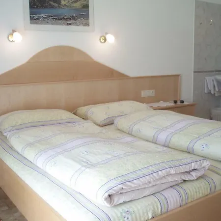 Gaestehaus Lanzinger 3* 리징