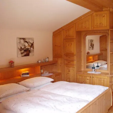 Gaestehaus Lanzinger Guest house Liesing