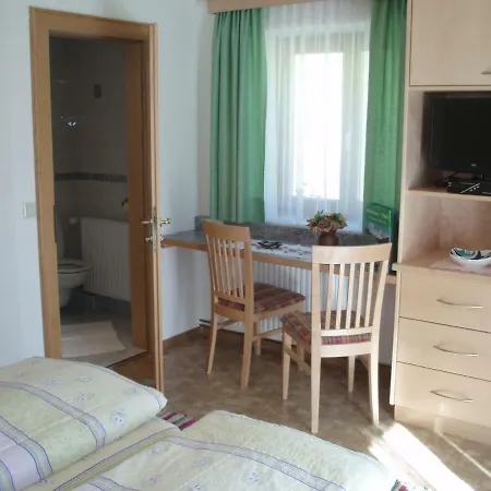 Gaestehaus Lanzinger 게스트하우스