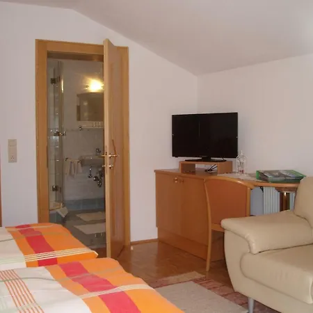 Guest house Gaestehaus Lanzinger Liesing