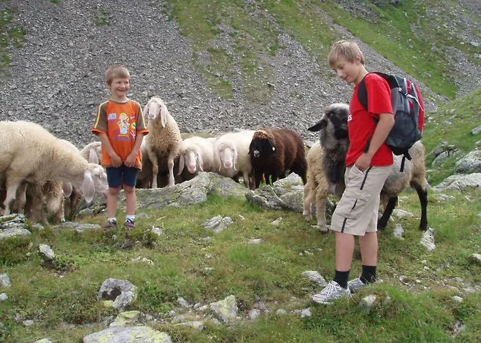 Gaestehaus Lanzinger Casa de hóspedes 3*
